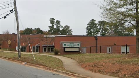 manapla elementary school|Oakdale Elementary parent arrested with gun on .